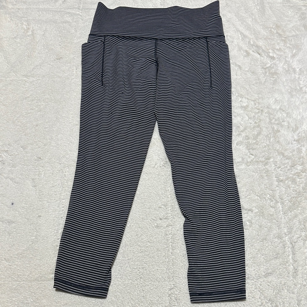 Athleta | size medium | striped 7/8 leggings